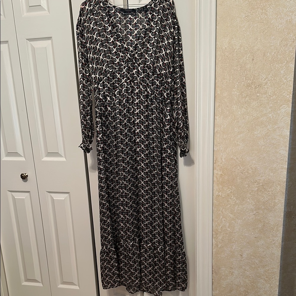 Elegant Black and White Patterned Dress